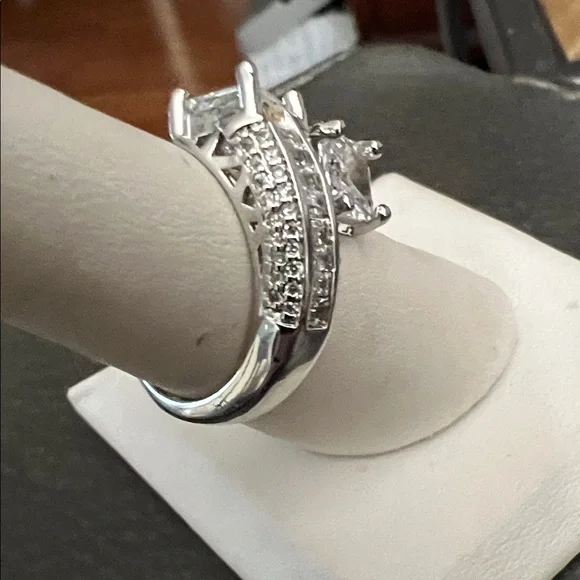 Sparkling Silver-Tone Clear Crystal Wrap Ring - Elegant Women’s Jewelry CZ - Picture 6 of 8